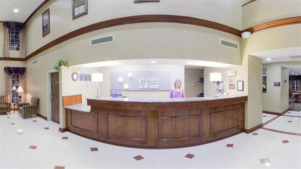 Holiday Inn Express Prince Frederick By Ihg Exterior foto
