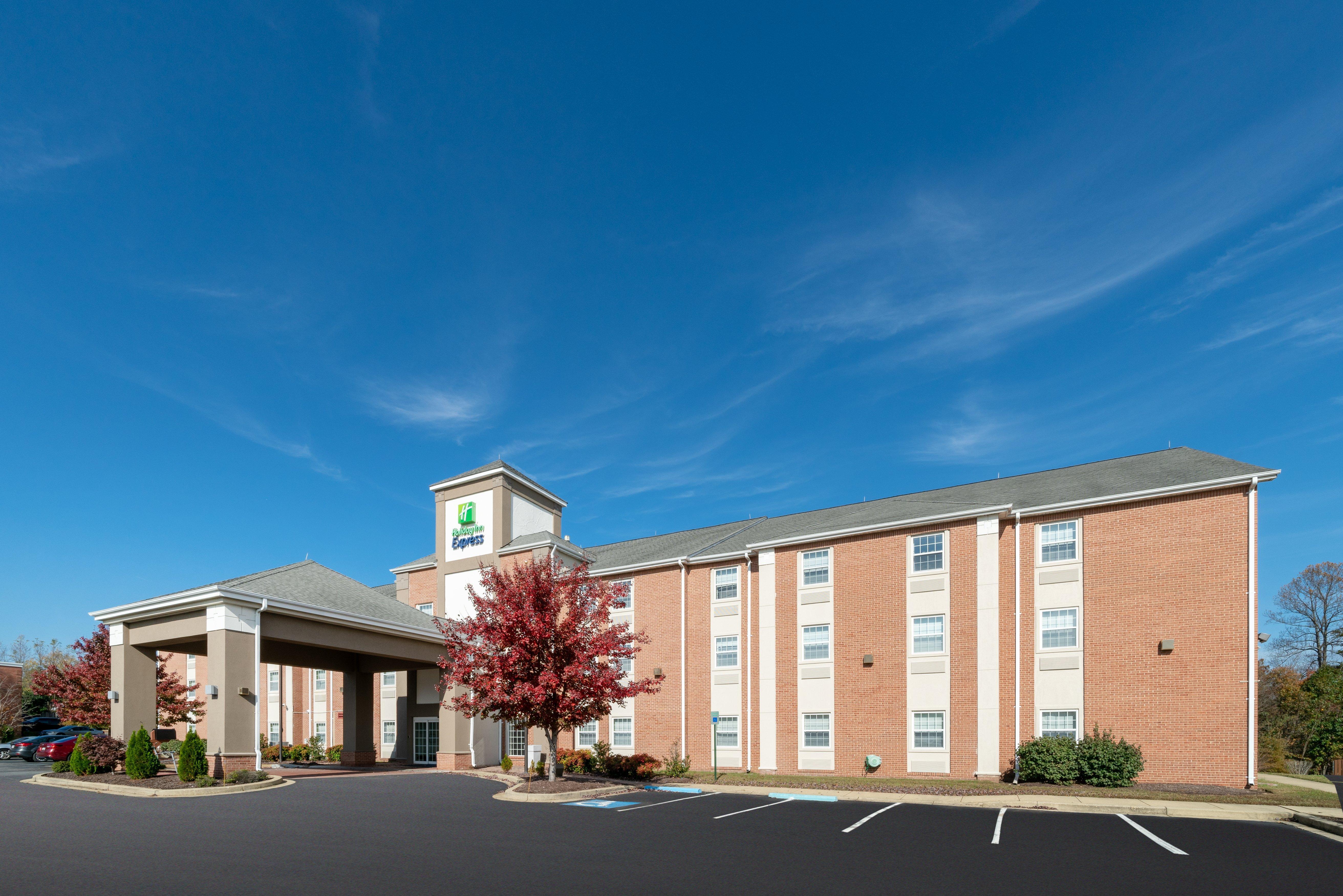 Holiday Inn Express Prince Frederick By Ihg Exterior foto
