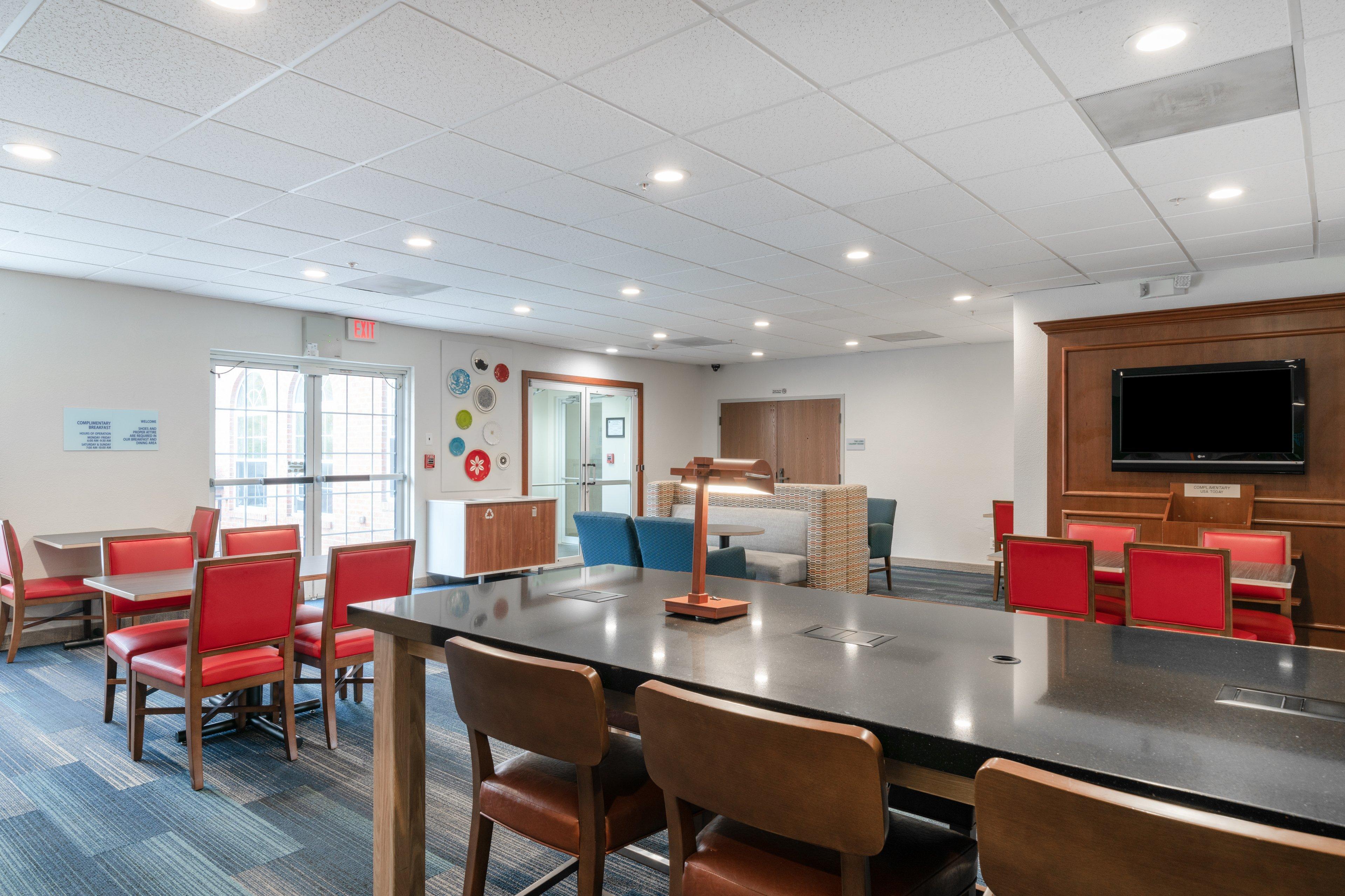 Holiday Inn Express Prince Frederick By Ihg Exterior foto