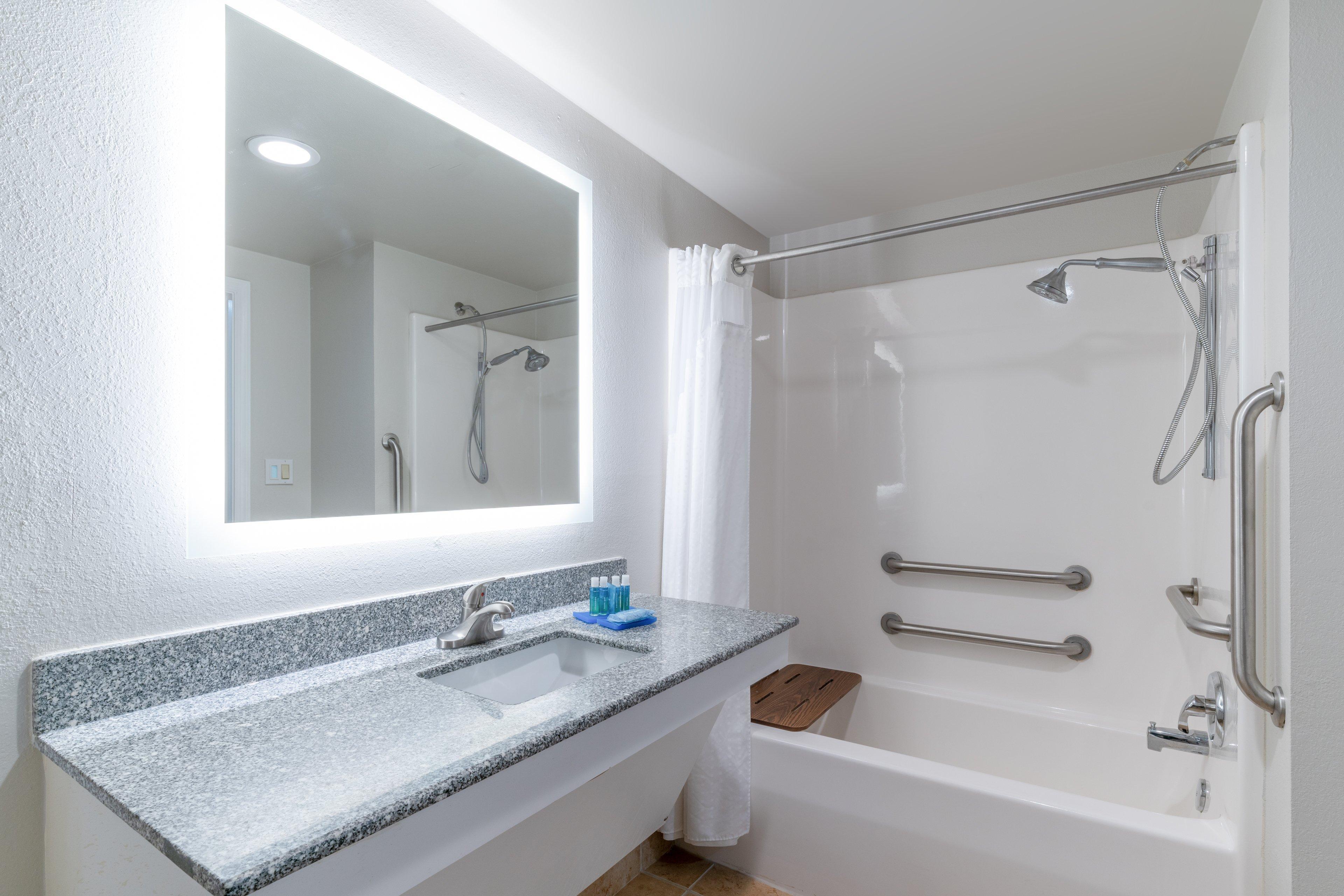 Holiday Inn Express Prince Frederick By Ihg Exterior foto