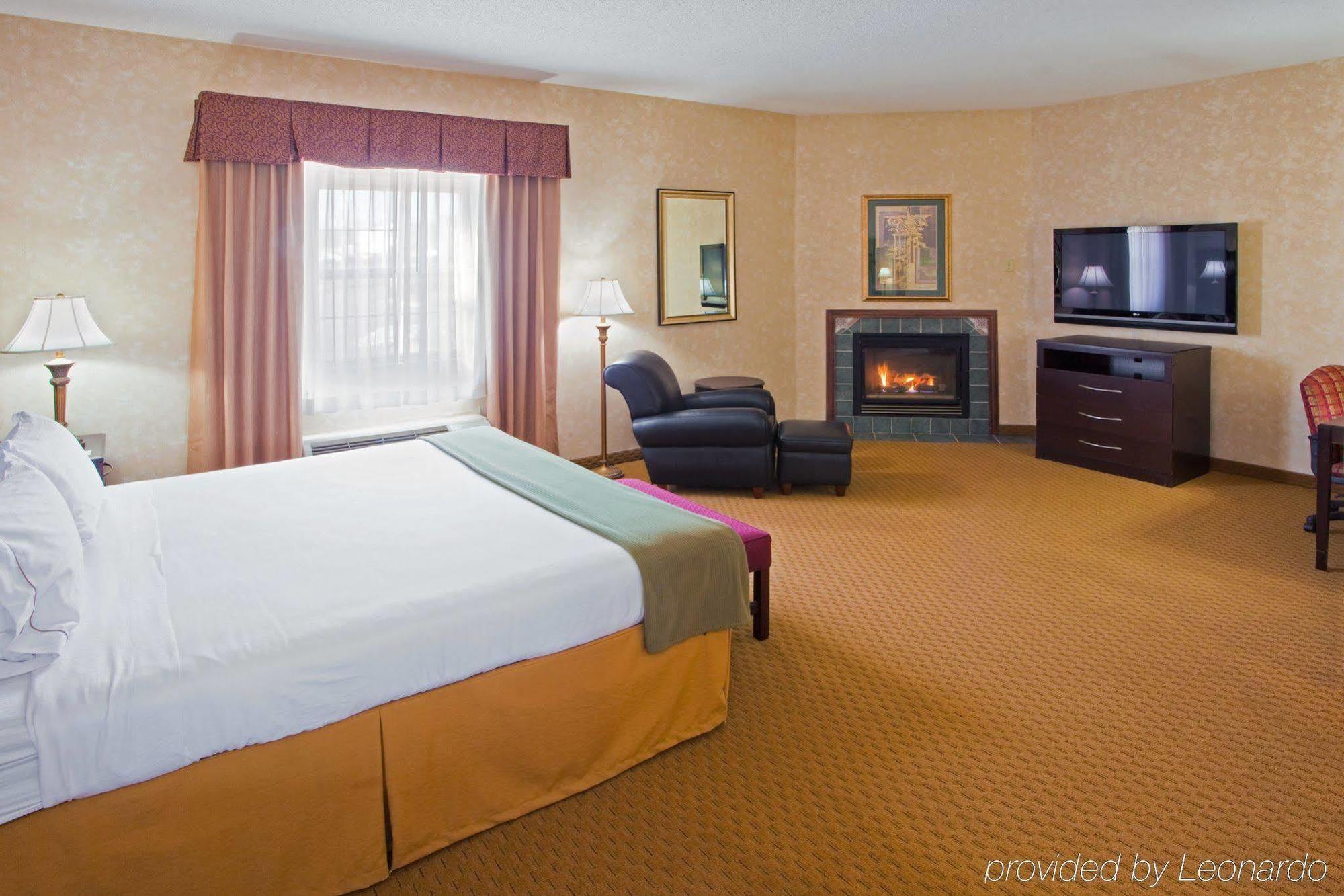 Holiday Inn Express Prince Frederick By Ihg Habitación foto