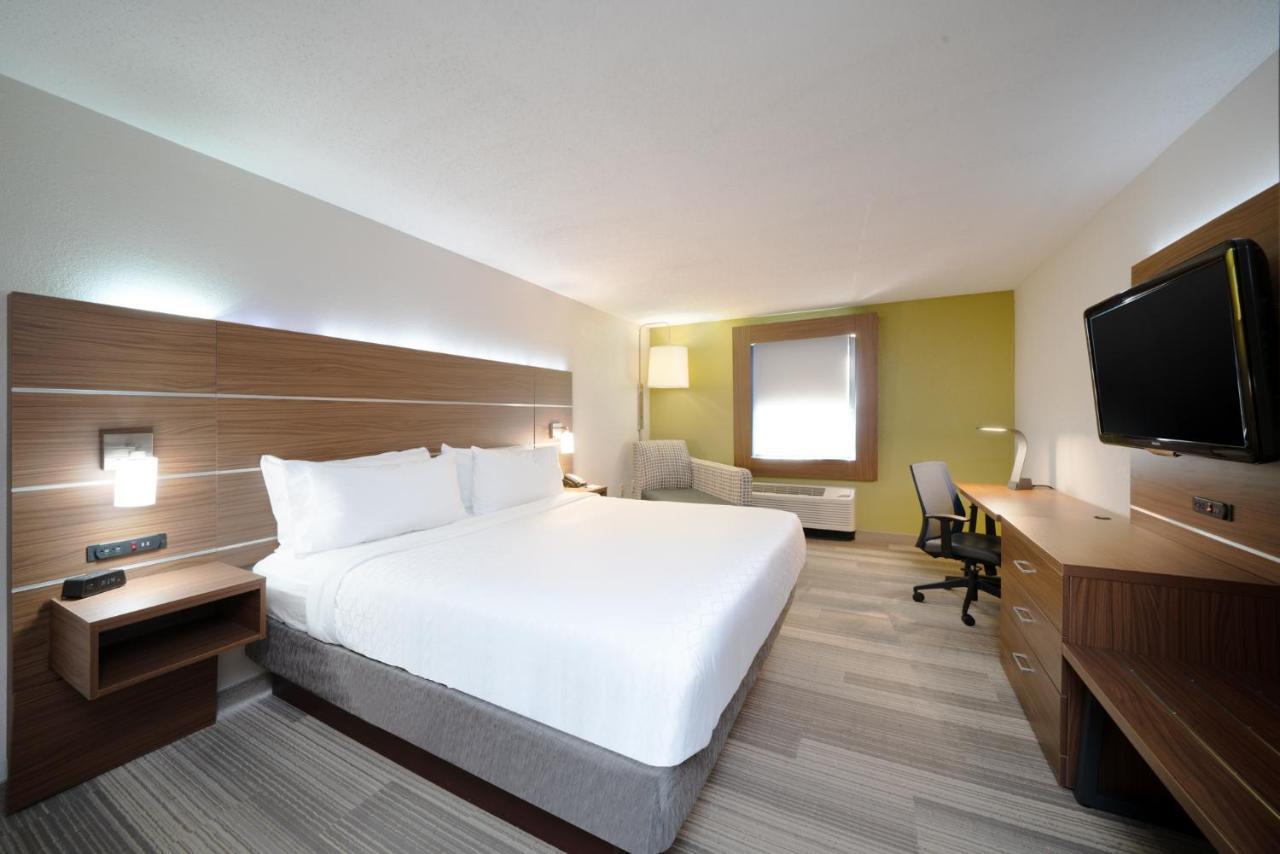 Holiday Inn Express Prince Frederick By Ihg Exterior foto